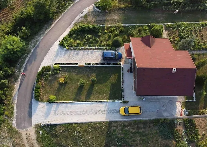 Cheerful House With Outdoor Fireplace Osenjace photo
