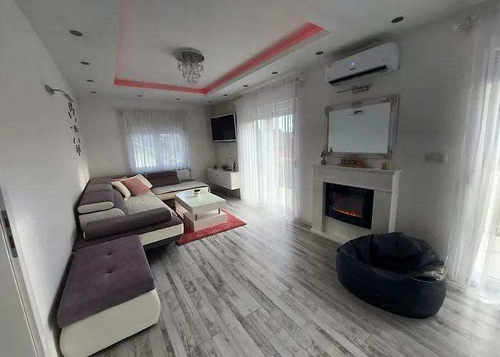 Apartman Tt Stan Na Dan Trn Laktasi photo