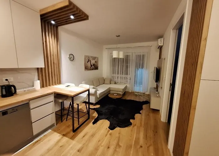 Stan Na Dan Trn Laktasi Apartman Andrea photo