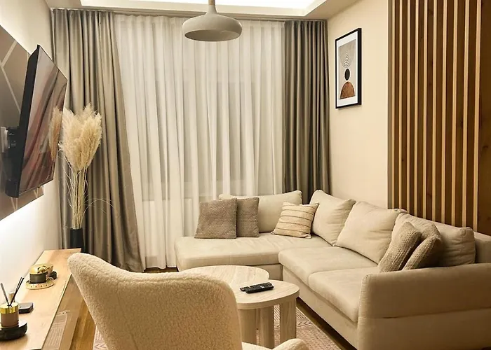 דירות Vranjes Stan Na Dan Lux 80 תמונה